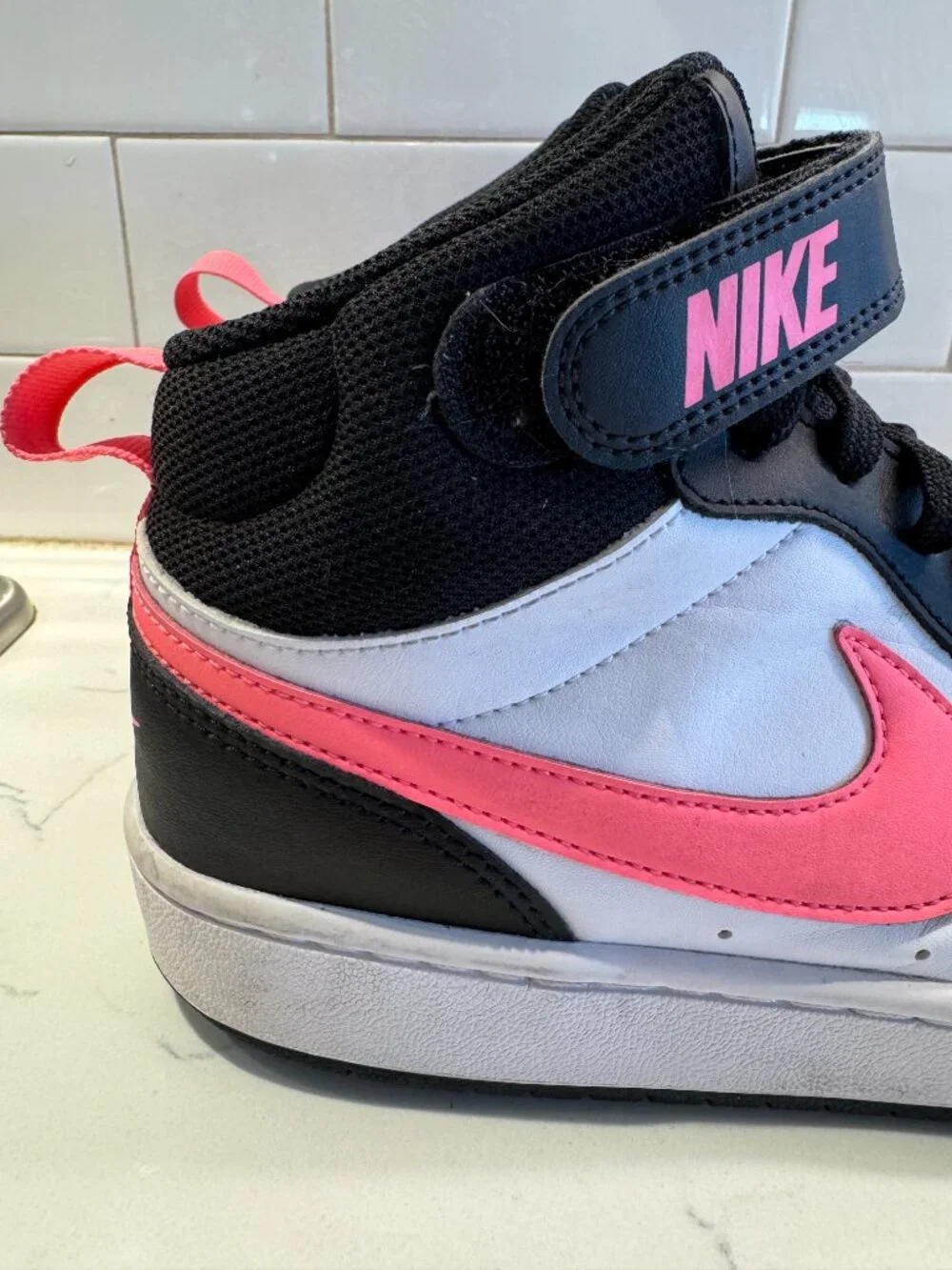 Nike Court Borough Mid 2 High Top Sneakers Girls 7Y Lace Up Hook and Loop Strap